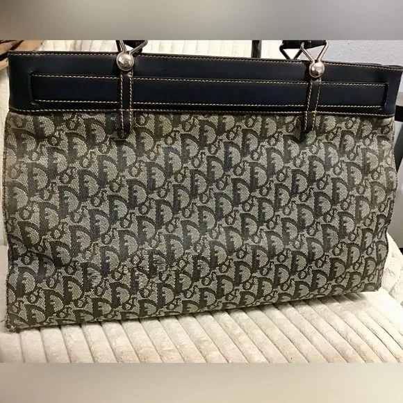 Dior Bags - Picture 3 of 13